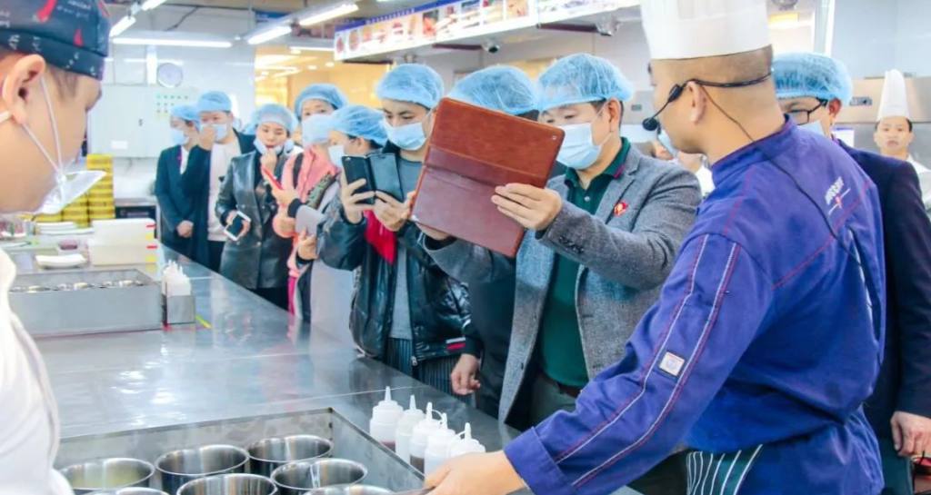 小辣椒餐饮4D食品安全现场管理建设顺利通过考评验收